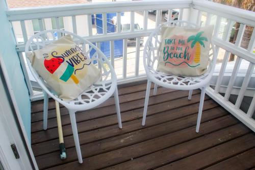 Balkón nebo terasa v ubytování Pass-A-Grille Key West Style Guest House Pool BBQ