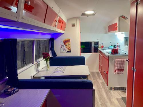 Gambar di galeri bagi Retro Staycations di Ryde
