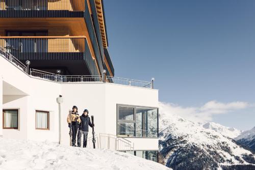 Nespecifikovaný výhled na hory nebo výhled na hory při pohledu z hotelu