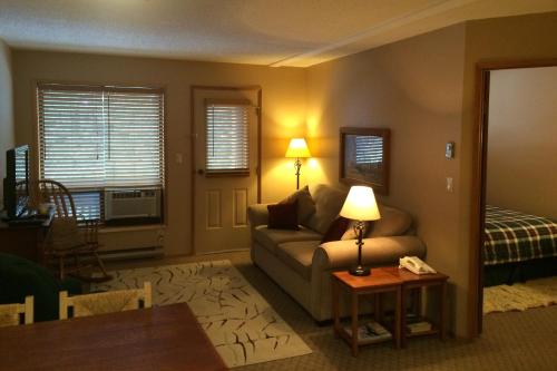 Gallery image of The Griz Inn by Park Vacation Management in Fernie