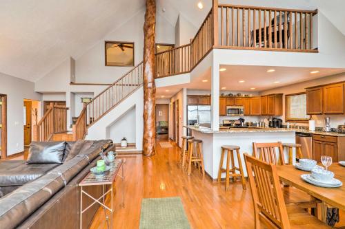 Una cocina o zona de cocina en Lakefront Roscommon Home with Game Room and Dock!