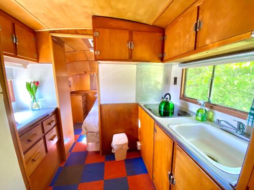Gambar di galeri bagi Retro Staycations di Ryde