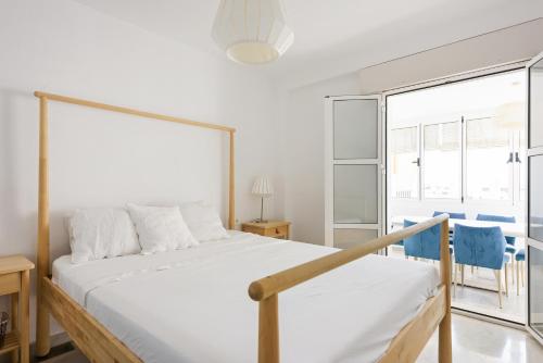 UrbanChicMalaga Sea View All Year Pool 10m from Beach and Shops in Torremuelle