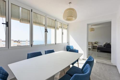 UrbanChicMalaga Sea View All Year Pool 10m from Beach and Shops in Torremuelle