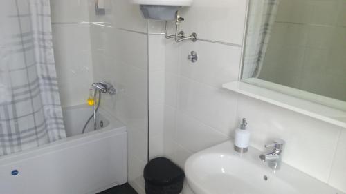 Un baño de Vrnjci House