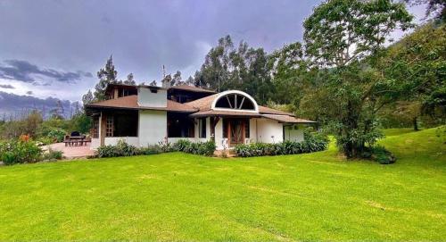 Κήπος έξω από το Hacienda San Juan de La Vega