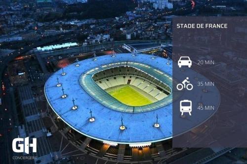 a picture of a soccer stadium with the words stroke de france at Le Cosy Paddock - Balcon - Proche Gare in Noisy-le-Sec
