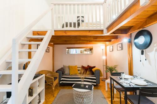 Ragozzi Home - Tiny but comfy, top location - AC