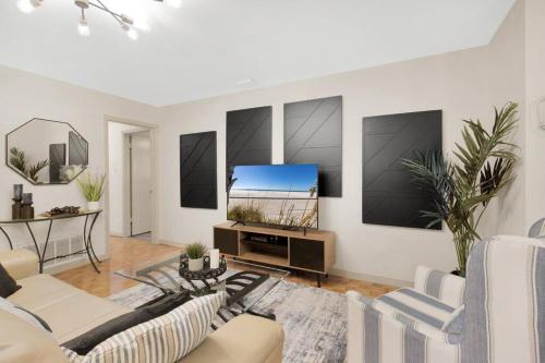 Stylish & Cozy Midtown Home away from Home