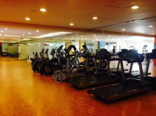 Фитнес-центр и/или тренажеры в Comfy Artsy Studio in BGC