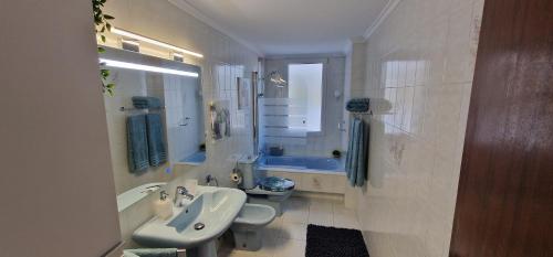 Koupelna v ubytování El Capricho de Ezcurdia - 6 pax - VUT-3878-AS
