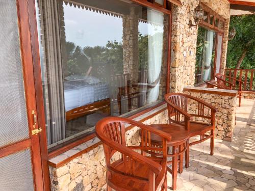 Výhled na řeku, která protéká v blízkosti hotelu