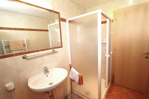 Kúpeľňa v ubytovaní Ferienhaus Brandacher