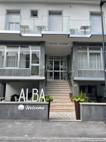 een gebouw met de ingang van een alba residentie bij Alba B&B in Cattolica