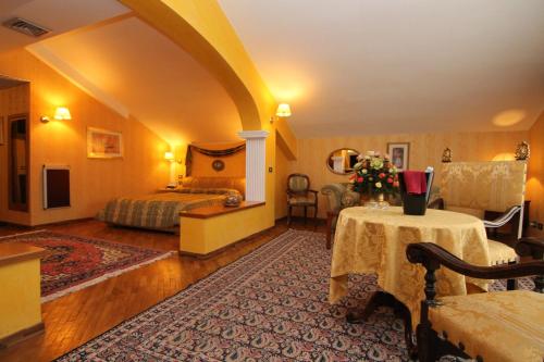 Χώρος καθιστικού στο FILIPPONE HOTEL&RISTORANTE