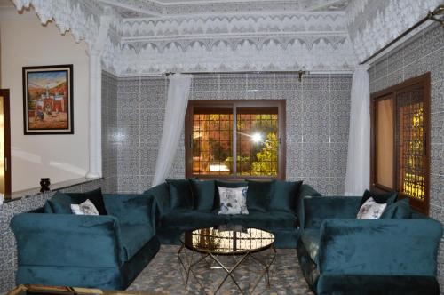 Χώρος καθιστικού στο Jolie villa moderne avec piscine privée.