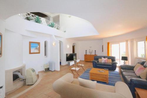 Traditional Portuguese Villa 5 Bedrooms Villa Girassol Prime Location