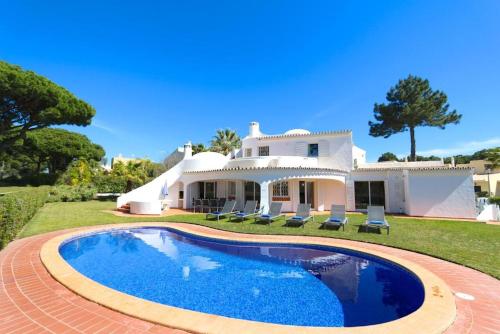 Traditional Portuguese Villa 5 Bedrooms Villa Girassol Prime Location