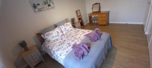 Postel nebo postele na pokoji v ubytování Spacious 3-Bed House in Chateau Garnier