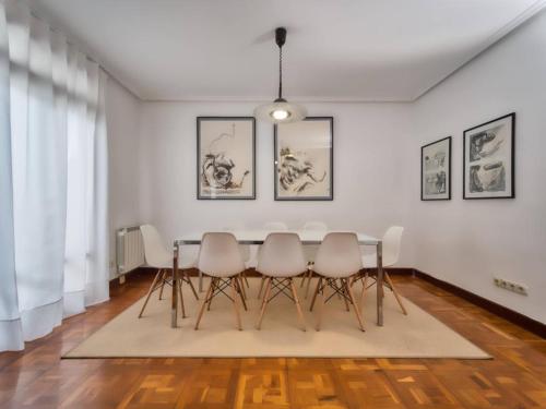 APARTAMENTO EN GROS, SAN SEBASTIÁN Zurriola Beach