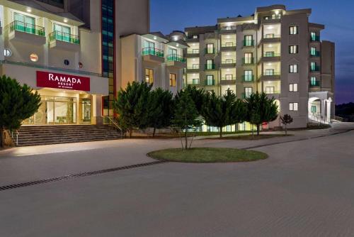 Fotografie z fotogalerie ubytování Ramada Resort By Wyndham Kizkalesi v destinaci Kizkalesi