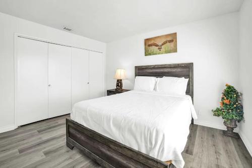 Ένα ή περισσότερα κρεβάτια σε δωμάτιο στο Large Family Home - Only 20 mins from Disneyland