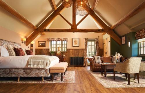 The Masons Arms — Photo of the whole room