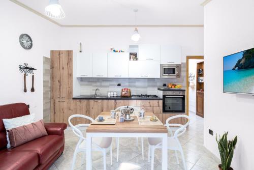 Eliana's Apartments - Mares e Montes