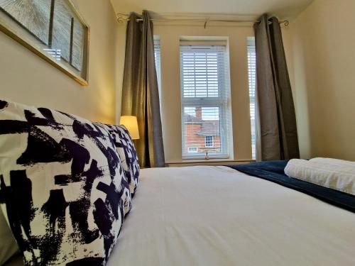 Gallery image of Spacious Luxury Serviced Apartment next to City Centre with Free Parking - Contractors & Relocators in Coventry