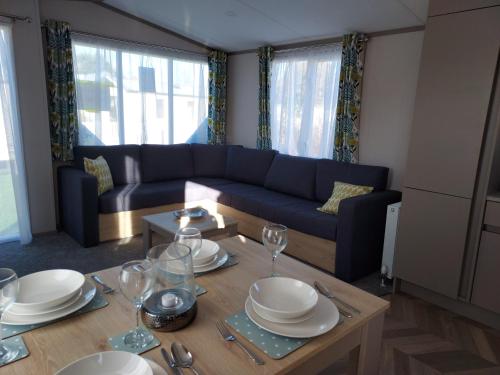 Χώρος καθιστικού στο Hoburne Bashley Self-Catering Holiday Home