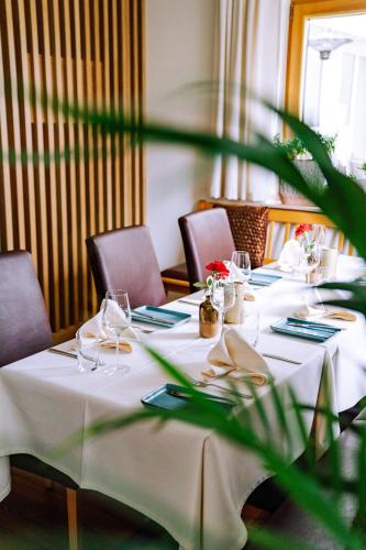 Εστιατόριο ή άλλο μέρος για φαγητό στο Roussel Hotel Restaurant