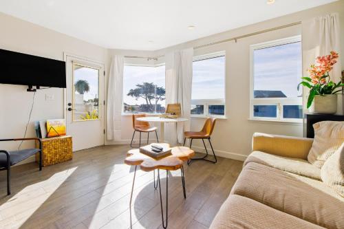 Pier View Suites - Bungalow B – Photos 3