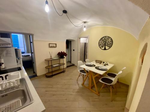 Bike Room - SEA CAVES Pietra Ligure