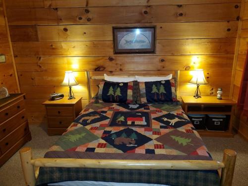 Story Brook: Beautiful true log cabin! Close to Dollywood, State Park, and more! photo 21