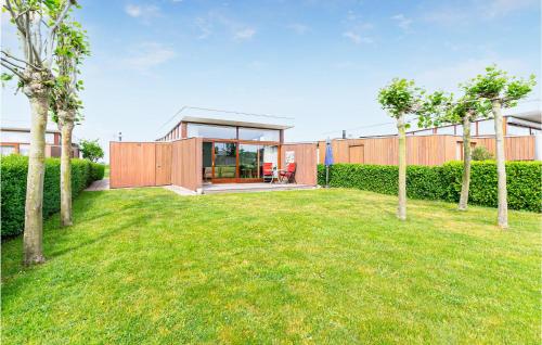 Nice home in Bunschoten-Spakenbu w/ WiFi and 2 Bedrooms