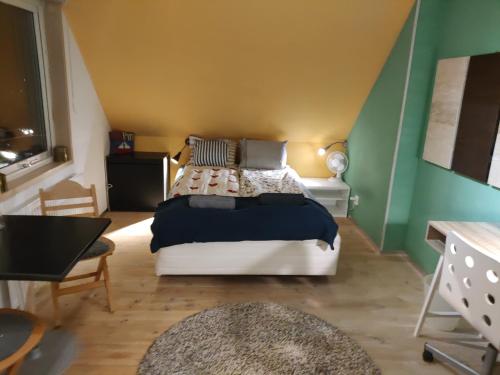 Postelja oz. postelje v sobi nastanitve Pink House Room#1 Stockholm