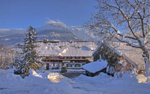 Berggasthof Oberkälberstein en invierno