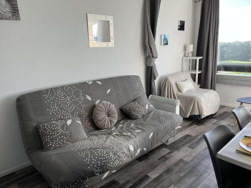Studio pour 4 - Piscine, Parking, Lave-linge, Proche commerces