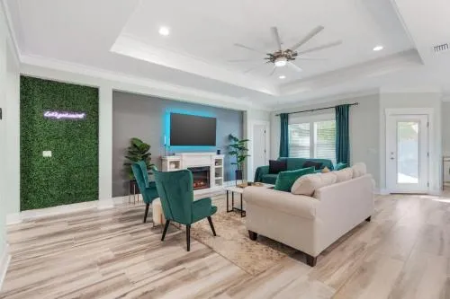 Emerald-Gem-Inn • Laguna Haven/Beach Home! photo 1