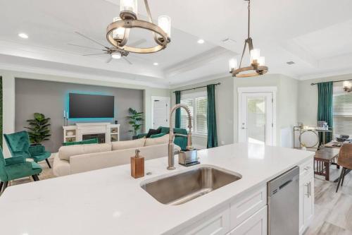 Emerald-Gem-Inn • Laguna Haven/Beach Home! photo 14