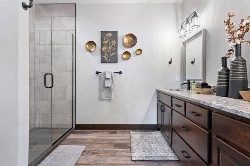 Un baño de Trax N Trailz Lodge