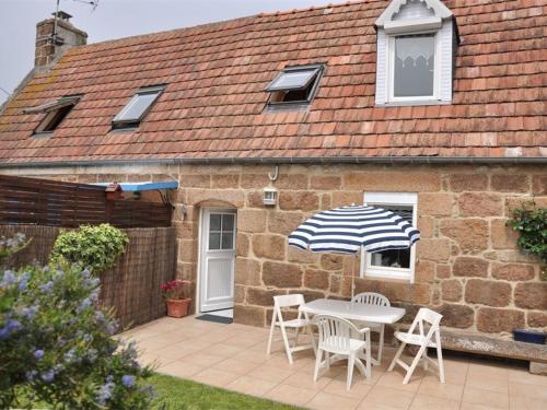 Maison bretonne à 200m de la plage Saint-Guirec, Ploumanac'h, 2 chambres, jardin fermé - FR-1-368-124