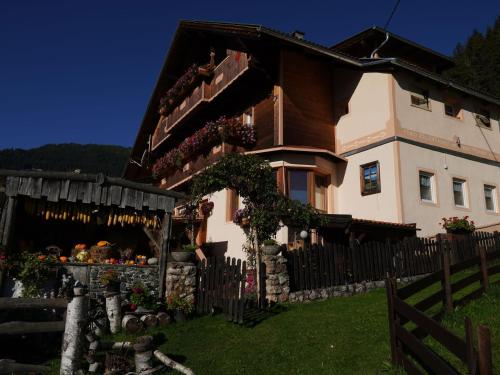 Plush Holiday Home in Hippach with Magical Views