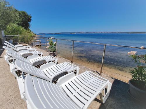 Fotografie z fotogalerie ubytování Seaside apartments Brist v destinaci Tkon