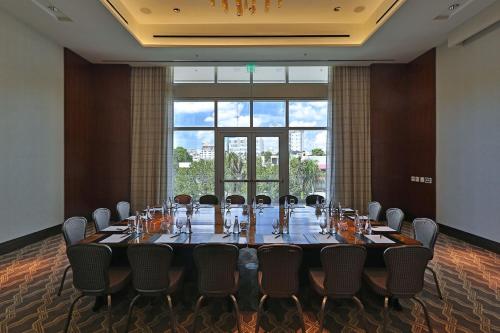a conference room with a large table and chairs at InterContinental Real Santo Domingo by IHG in Santo Domingo