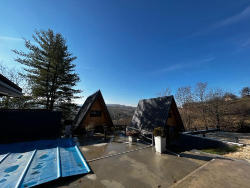 Vue générale sur la montagne ou vue sur la montagne depuis la villa