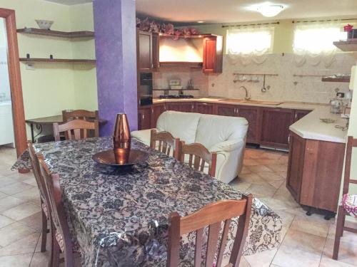 Køkken eller tekøkken på Homiday - Villa Angelica