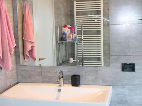 A bathroom at Tranquility in the center of Lazise, neraby the lake
