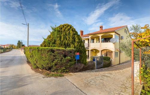 Amazing Apartment In Peroj With 1 Bedrooms And Wifi