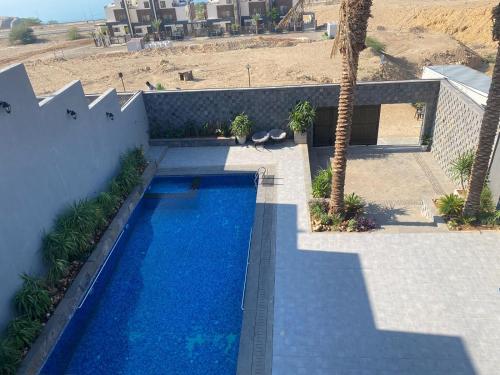 Bassein majutusasutuses laperla chalet villa di lusso deadsea või selle lähedal
